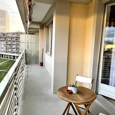 Apartment Beautiful Park View Next To Un *